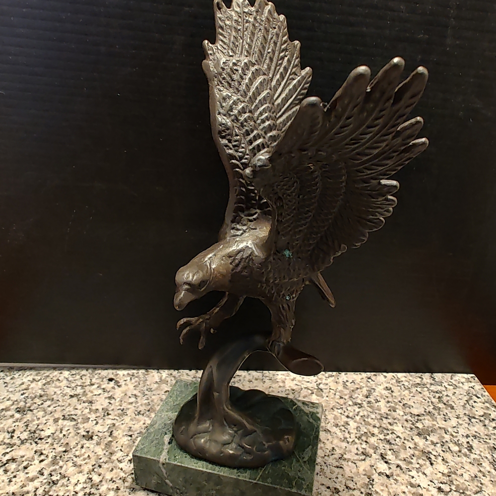 Source Unknown Bronze-Toned Eagle Sculpture - Picture 12 of 12